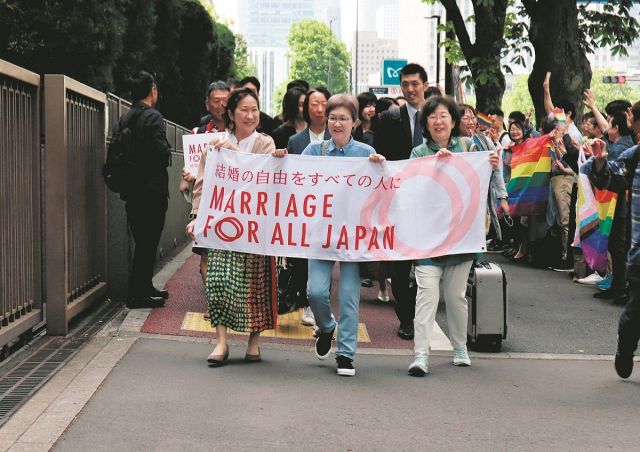 同性婚は「何万人もの命の問題」　当事者が法廷で訴えた仲間たちの無念　東京高裁で原告4人が意見陳述
