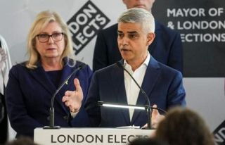 ロンドン市長が３選　政権与党の候補退ける
