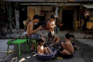 フィリピン記録的猛暑で登校中止　エアコン需要急増で停電の恐れ