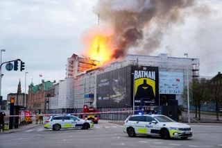 歴史的建造物で火災　デンマーク首都コペンハーゲン