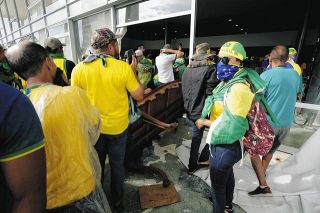 ブラジル議会襲撃の拘束者は1500人に　バイデン大統領はルラ氏支持を表明、米滞在中のボルソナロ氏は…