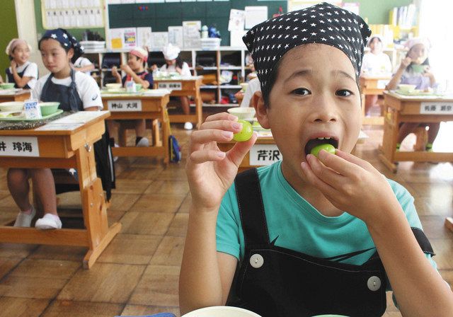 山梨のマスカット ぱくっ ２県の観光交流の一環 西伊豆の給食で小中生ら味わう 東京新聞 Tokyo Web