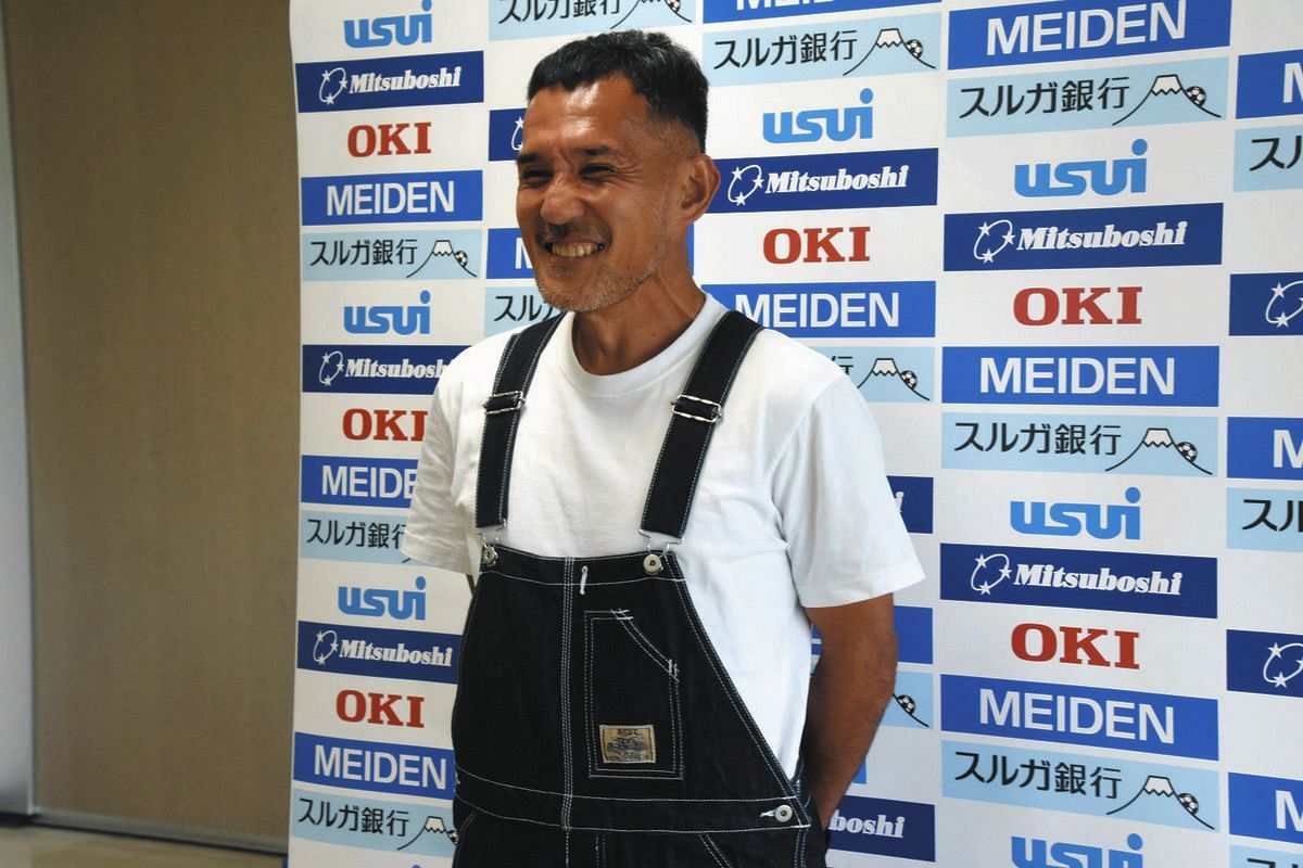 J3沼津・50歳の伊東輝悦選手が引退会見 マイアミの奇跡で決勝点、最年