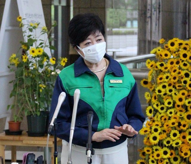 小池知事 東京のコロナ感染、3000人台「無防備は危ない」 取材対応1分40秒 - 東京新聞