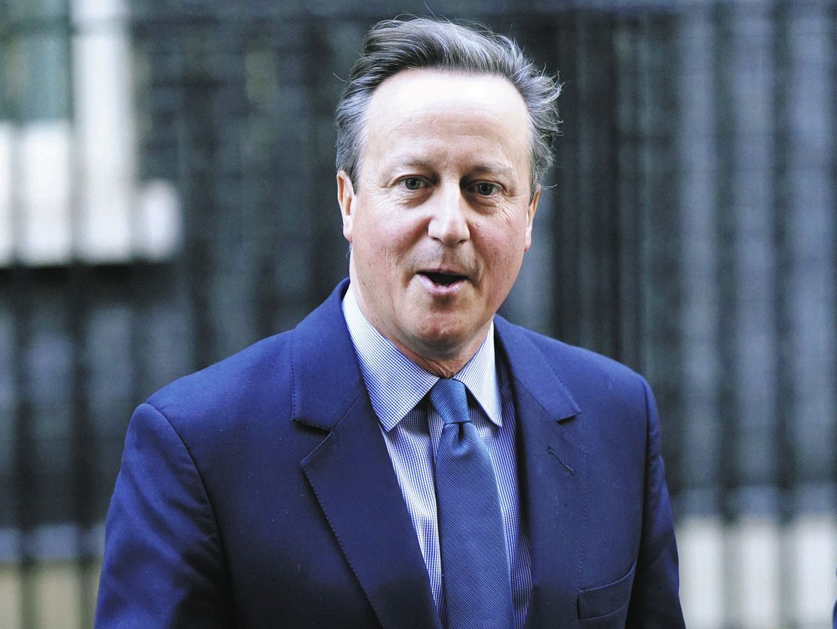 外相復帰が話題になった英国のキャメロン元首相＝AP