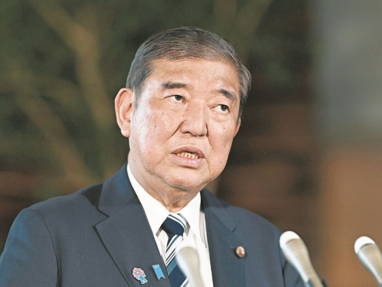 自民党の両院議員総会を終え、記者団の取材に応じる石破茂首相=9月2日、潟沼義樹撮影