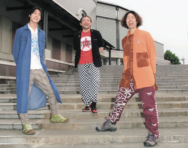 公演を前に語り合う（左から）香取さん、勝山さん、黒須さん＝同劇場で

