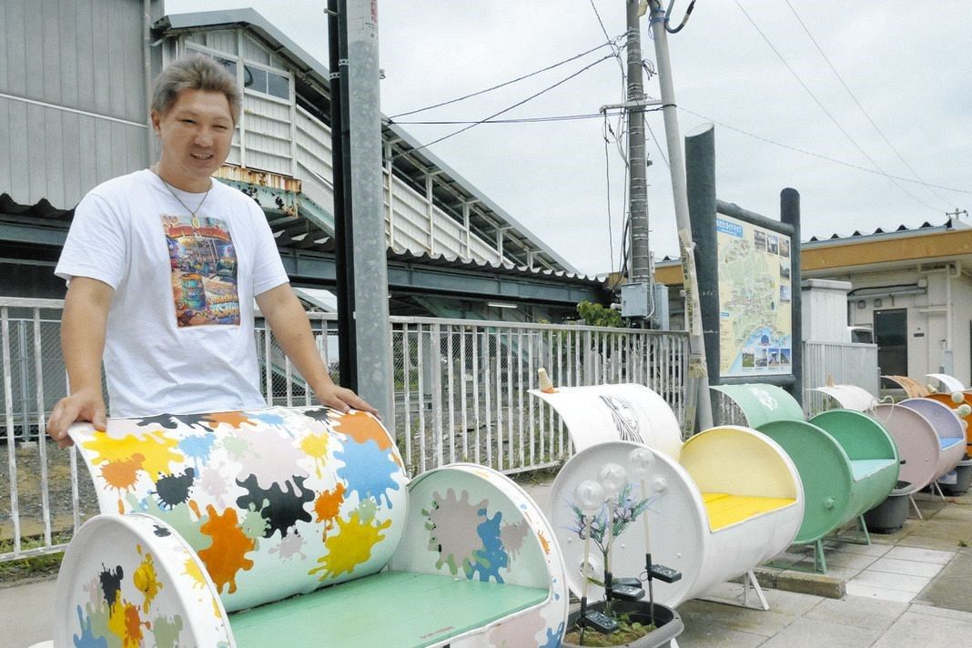 不要ドラム缶が「映え」ベンチに…千葉県旭市で生まれた「人のつながり