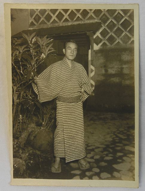 千葉県館山市立博物館への寄贈資料から見つかった浴衣姿の早川雪洲の写真