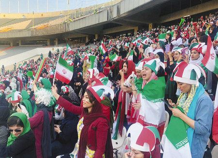 イラン 女性のサッカー観戦解禁 イスラム革命後４０年ぶり 東京新聞 Tokyo Web