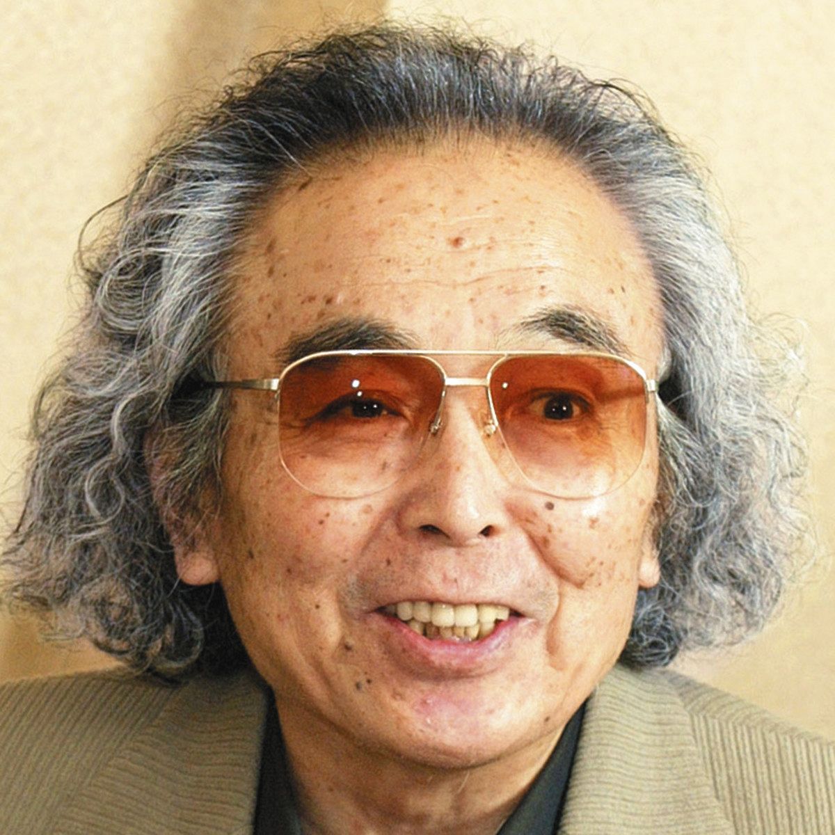 山藤 章 二