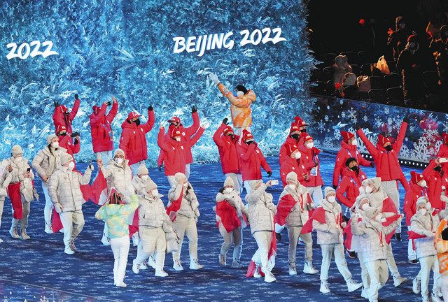 北京冬季五輪の閉会式に参加する日本選手団