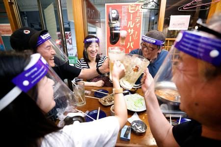 飲み会 フェースシールド越しに 客に配布 大阪の居酒屋が企画 東京新聞 Tokyo Web