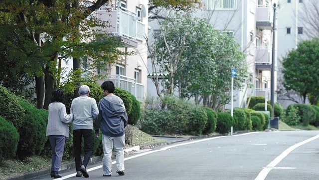 記念企画作品「誰かの花」のワンシーン（©Ｊ＆Ｂ３０製作委員会、シネマ・ジャック＆ベティ提供）