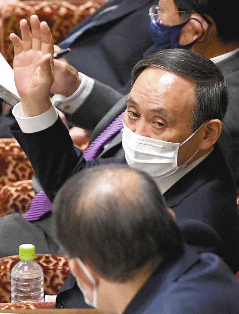 衆院予算委で答弁委に臨む菅首相