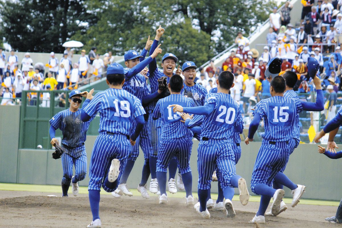 作新学院高校 野球部 グランドコート 作新学院高校 野球 グランドコート 作新学院、青藍泰斗が完封勝ち