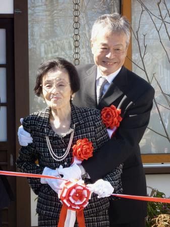 津村節子さんがテープカット 「吉村昭書斎」が開館：東京新聞デジタル
