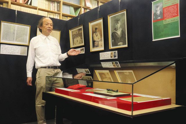 杉山光平さんの最期をたどる調査を振り返る久野さん＝睦沢町立歴史民俗資料館で
