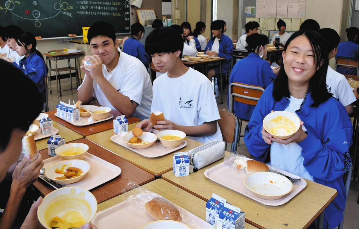 「これが廃棄 もったいない」　秦野全市立中でフードロス削減給食 　余剰生産カボチャのスープ好評：東京新聞 TOKYO Web