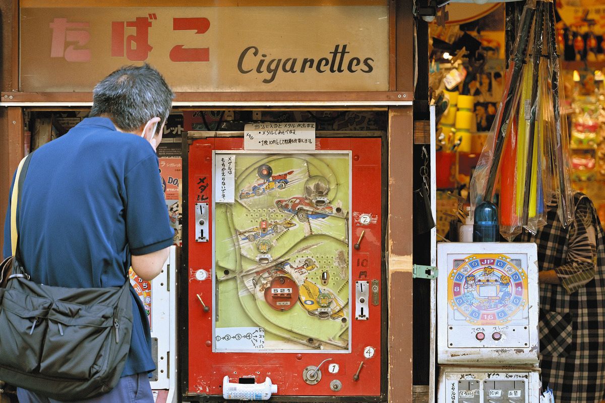 昭和レトロ　駄菓子屋さん まさに昭和レトロ！駄菓子店と喫茶店とが合わさった