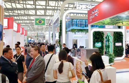 ★大人気商品★ 中国で食品見本市、各国売り込み 関税対立にらみ商機拡大：東京 科学+技術