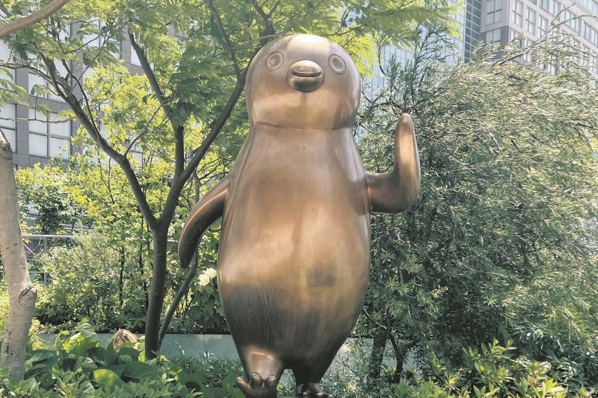 Suicaペンギン像「つぶすのはかわいそう」…新宿駅の名所の運命は