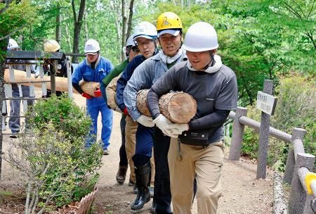 定番のお歳暮＆冬ギフト 日航機墜落事故の登山道整備 地元警察官ら、記憶継承へ：東京 コレクション