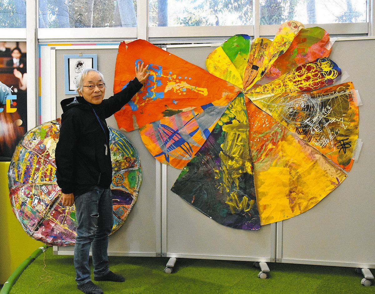 障害のある人・子ども協力し、自由に1枚の作品「アートピザ」創作