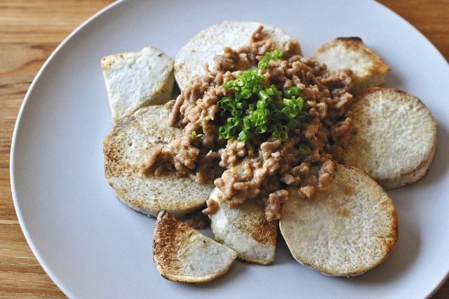 茨食健美 大和沙織のこだわりレシピ ヤツガシラの味噌ステーキ 焼いて香ばしい縁起物 東京新聞 Tokyo Web