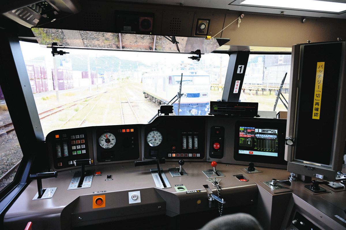 東京新聞 鉄道クラブ＞ベテラン運転士も愛した「銀ガマ」 引退の今