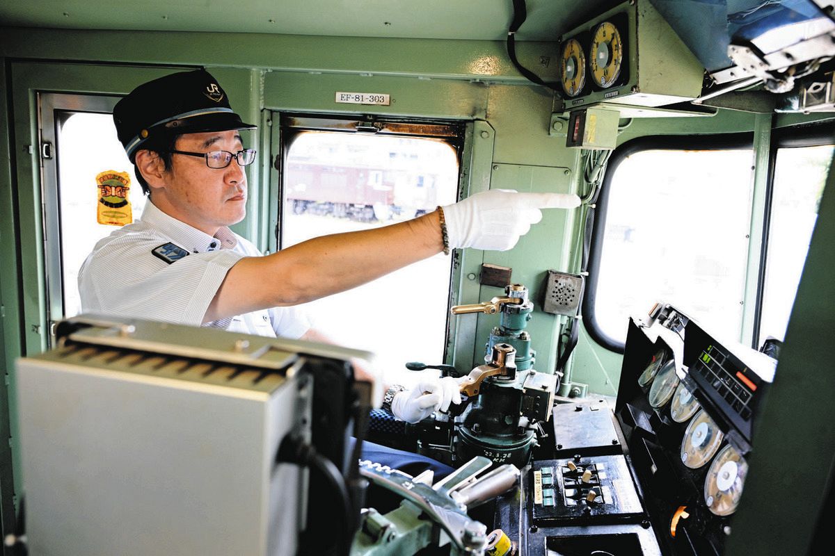 東京新聞 鉄道クラブ＞ベテラン運転士も愛した「銀ガマ」 引退の今