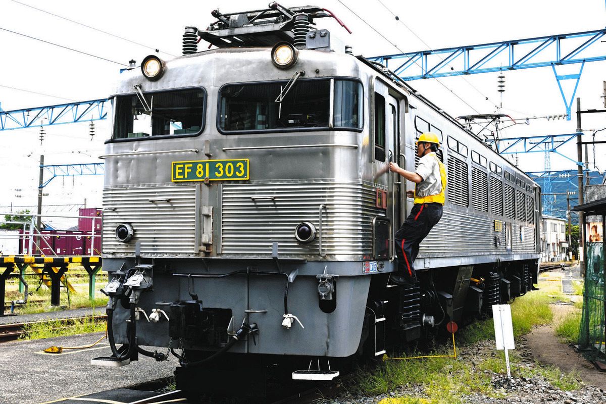 東京新聞 鉄道クラブ＞ベテラン運転士も愛した「銀ガマ」 引退の今