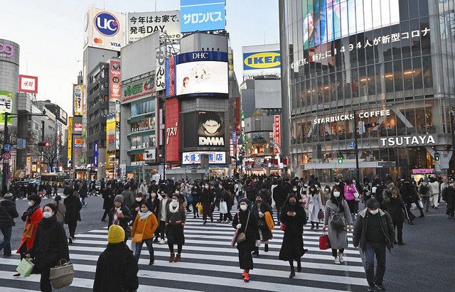 緊急事態宣言再発令後、最初の週末を迎えた渋谷スクランブル交差点