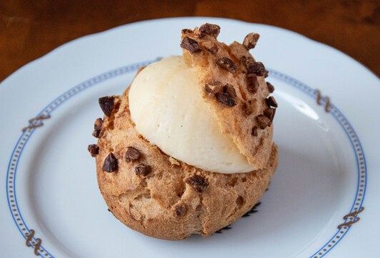 ル・クシネ】カリッ・とろっのシュークリームが大人気。フランス菓子を