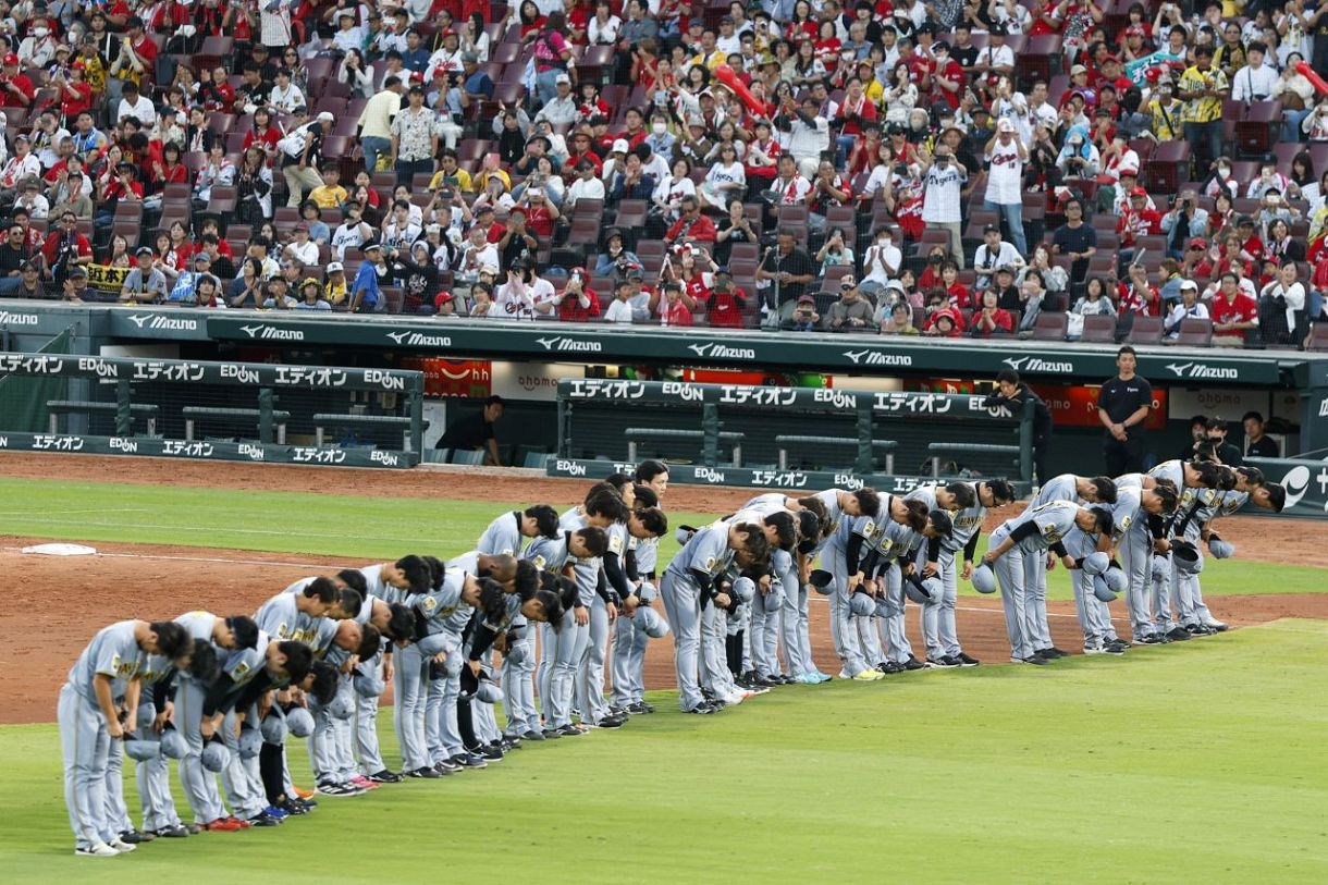 阪神、球団初のセ・リーグ連覇 巨人との大接戦制す、8度目V：東京