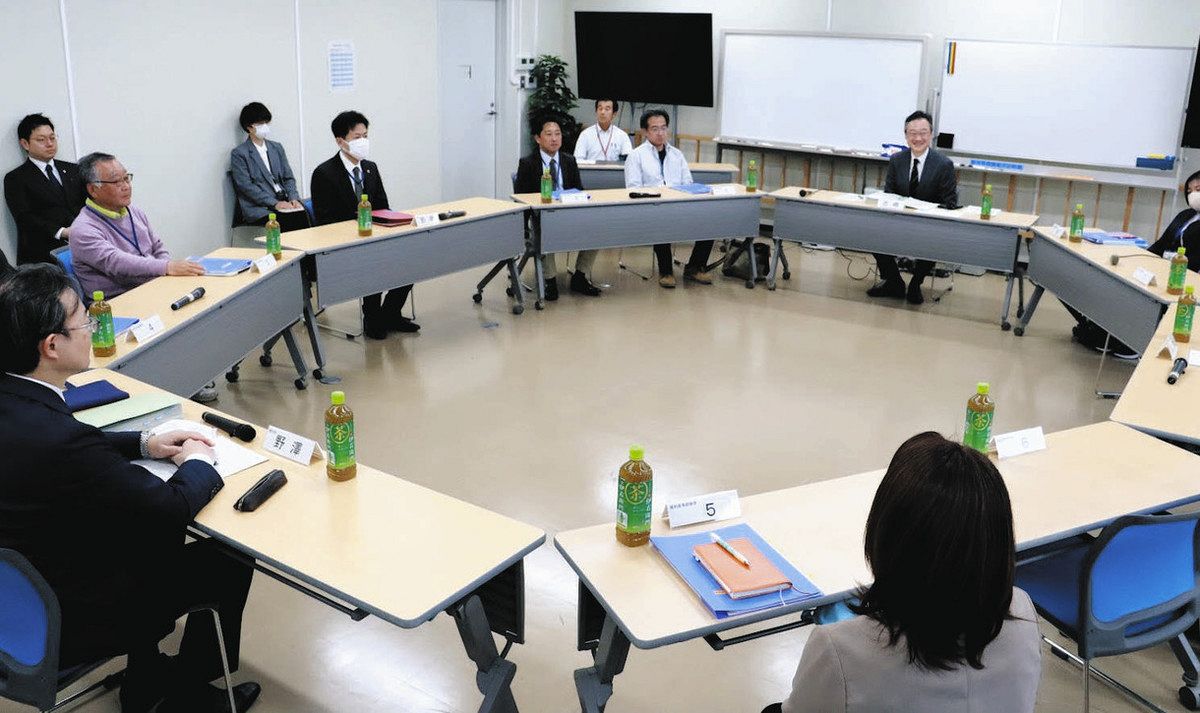 裁判員経験者が意見交換会 地裁沼津支部 制度など改善目的：東京新聞