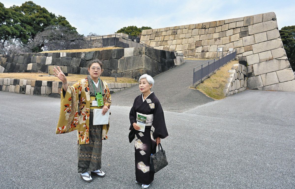 大江戸残照トリップ 田中優子さんと歩く＞（13）江戸城 見送られた
