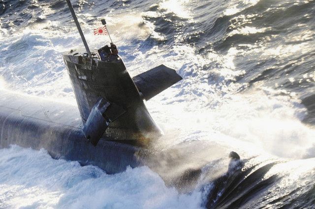 自衛隊 潜水艦 海上