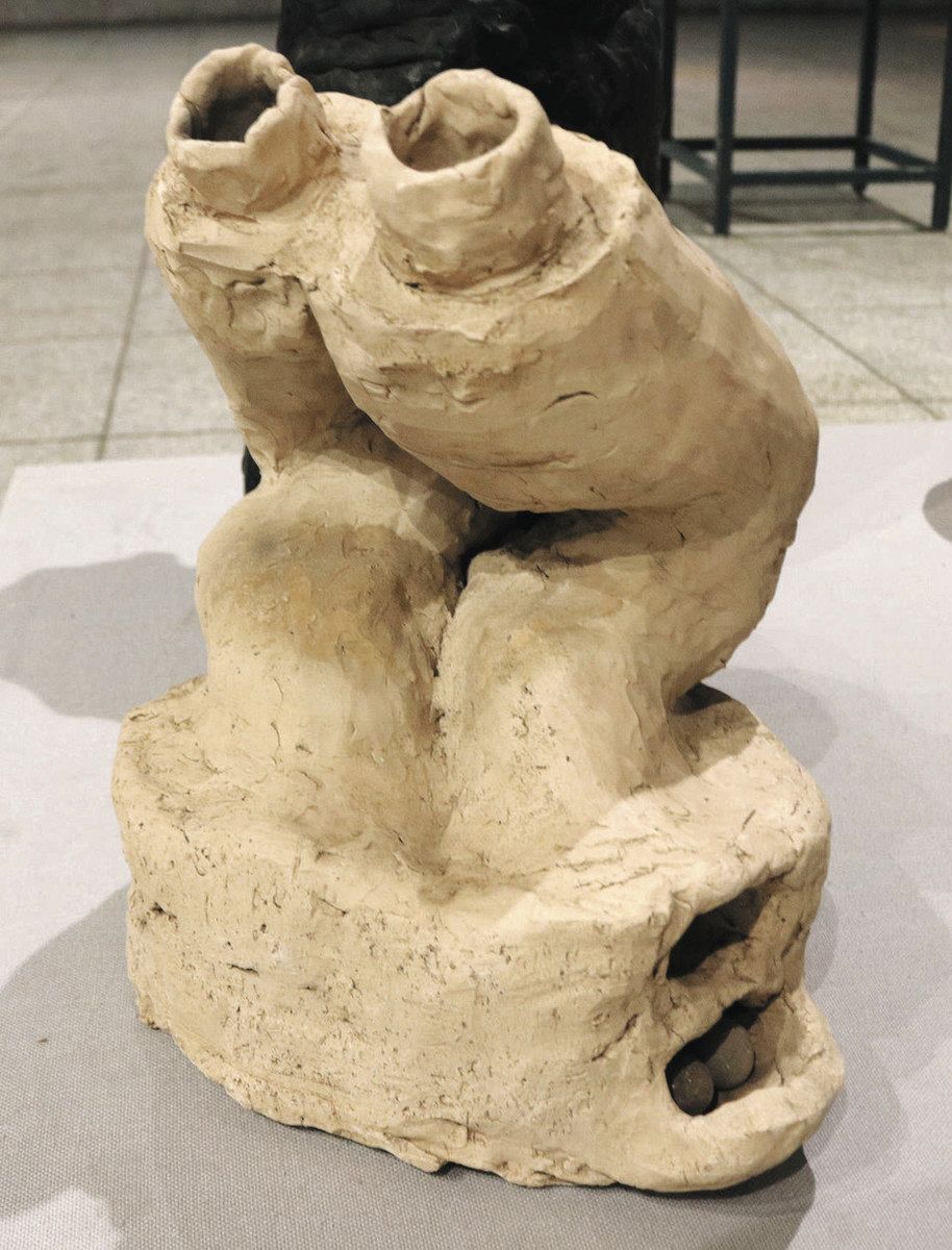 陶芸 触って 感じて 千葉盲学校生ら、1970～80年代ごろの作品展示 県立