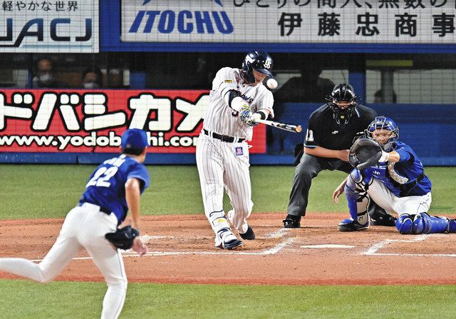 ヤクルト村上宗隆が史上最年少で50号本塁打を達成：東京新聞 TOKYO Web