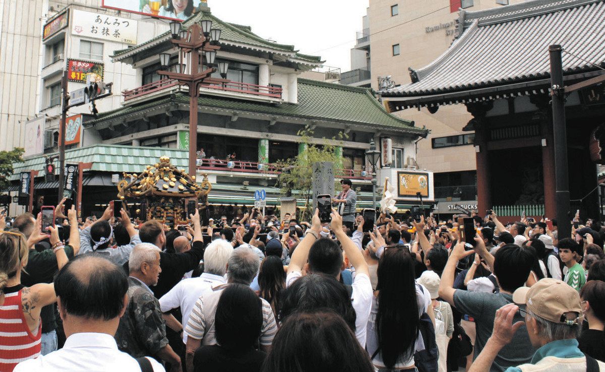 アメージング！」三社祭が最終日 ど迫力の神輿に観光客らも大興奮