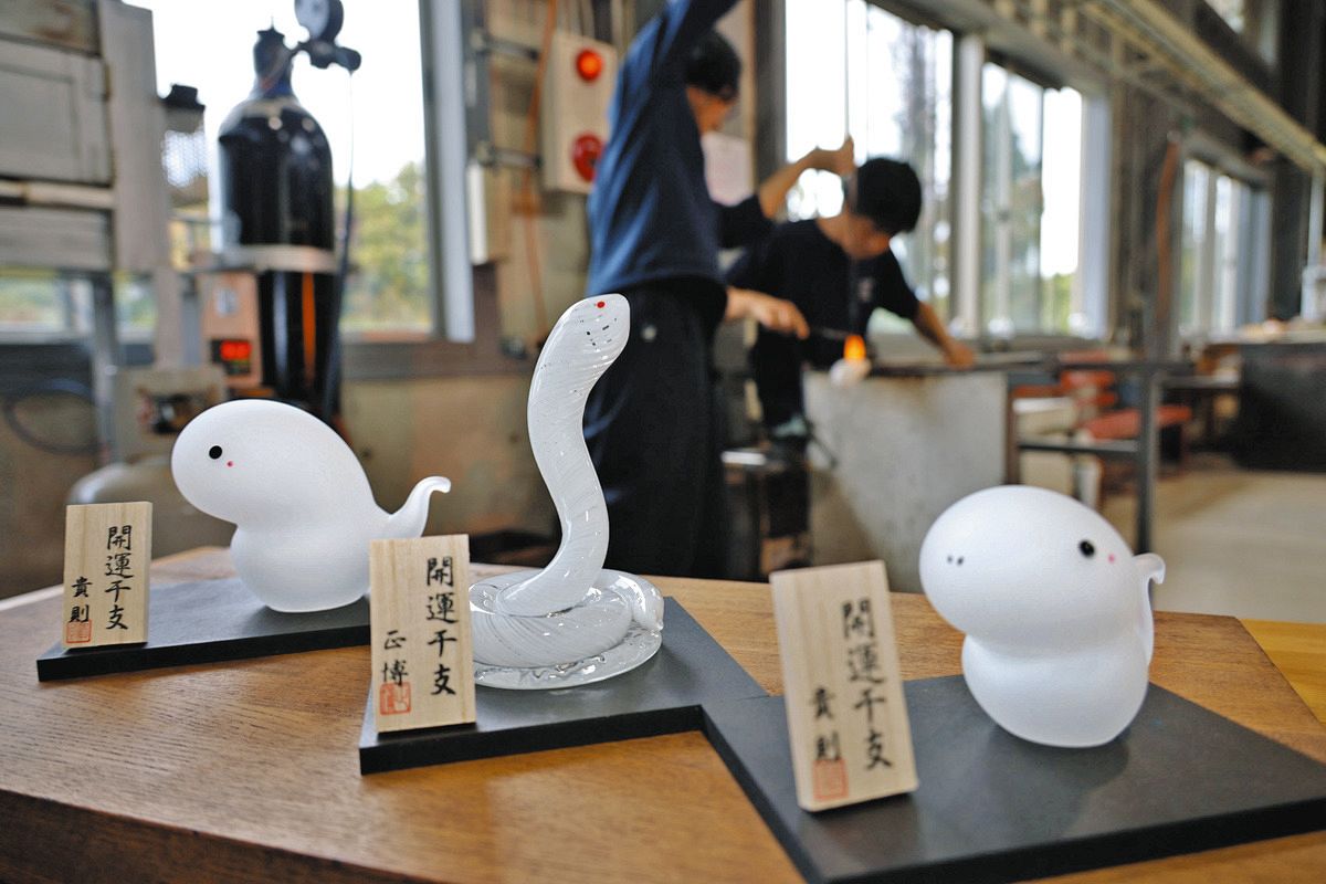 復興への努力が巳（み）を結ぶ？干支のガラス細工製作が本格化 能登島 