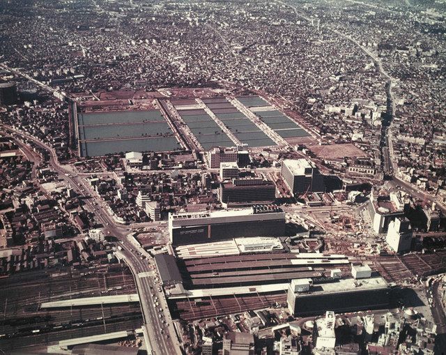 変わる摩天楼の先駆け 西新宿 人中心の街づくりへ 街をゆく 東京新聞 Tokyo Web