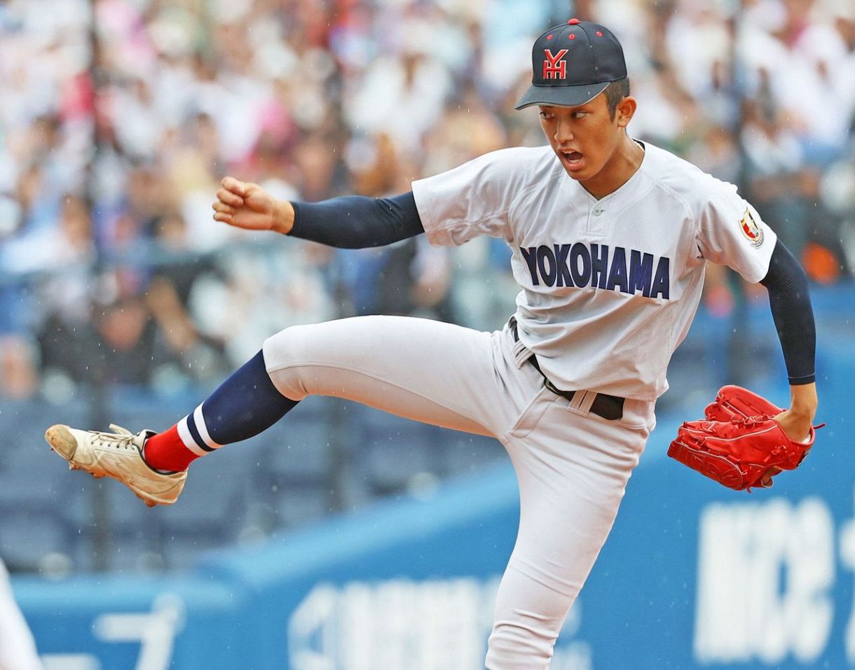 高校野球 横浜・織田翔希 圧巻の完投勝利で甲子園出場を決める：東京