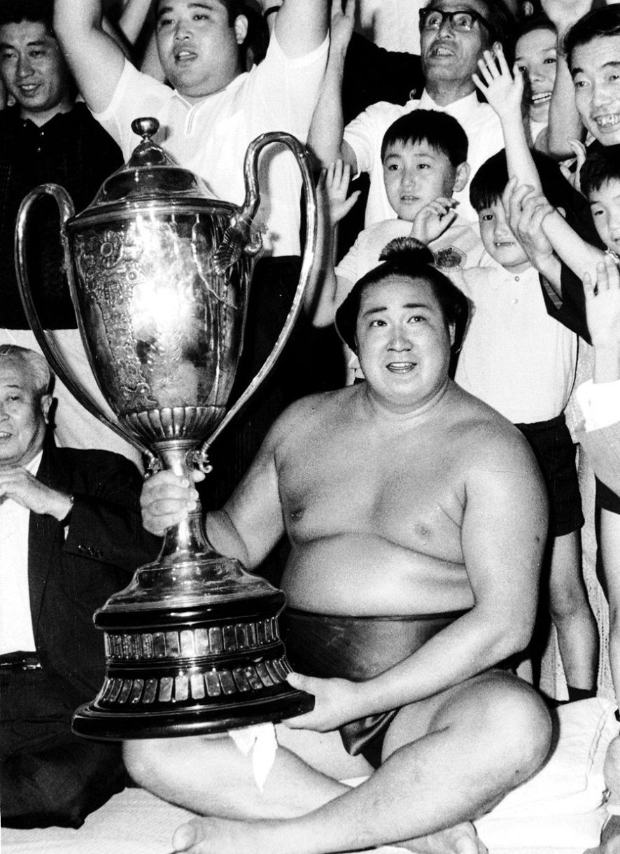 爆笑大相撲　元横綱北の富士 北の富士 - 歴代横綱 - 日本相撲協会公式サイト