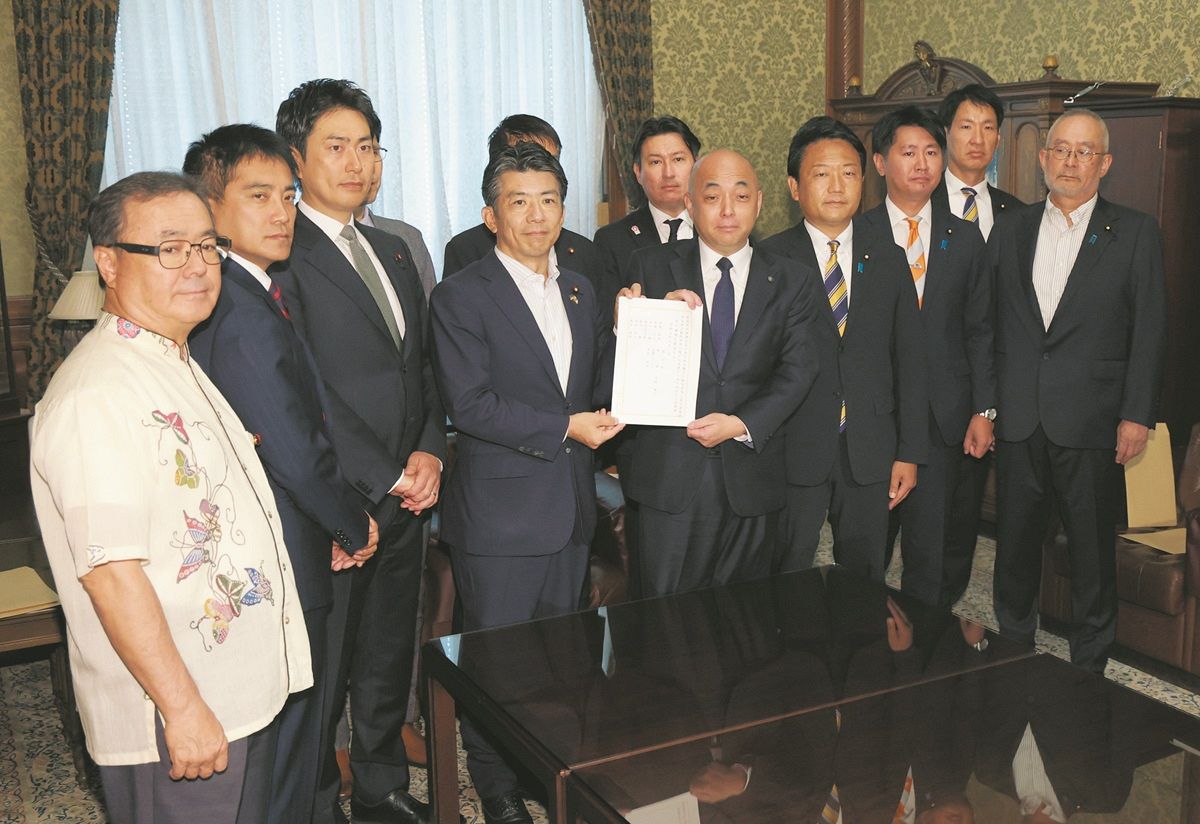 ガソリン税「暫定税率」廃止法案を野党7党が共同提出…家計は助かる一方