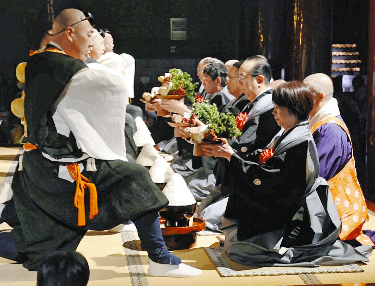 責め口上「残さず頂戴しろ」 日光山輪王寺で伝統の「強飯式」:東京新聞デジタル