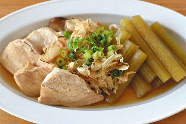 茨食健美 大和沙織のこだわりレシピ フキと鶏肉の煮物 口の中 広がるうま味 東京新聞 Tokyo Web