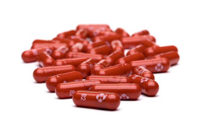 コロナ対策の 切り札 飲み薬に高まる期待 米製薬大手 効果 強調 根治 に懐疑的な声も 東京新聞 Tokyo Web