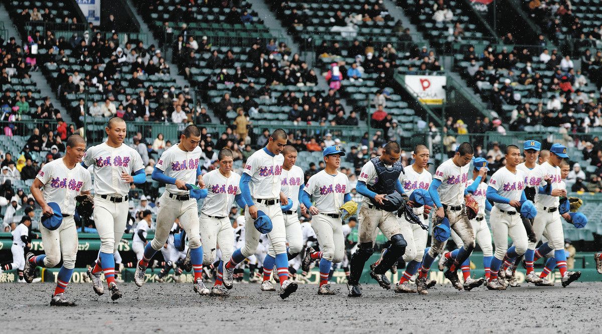 センバツ甲子園〉花咲徳栄が23年ぶり8強 無失策零封、猛攻17点 次は智